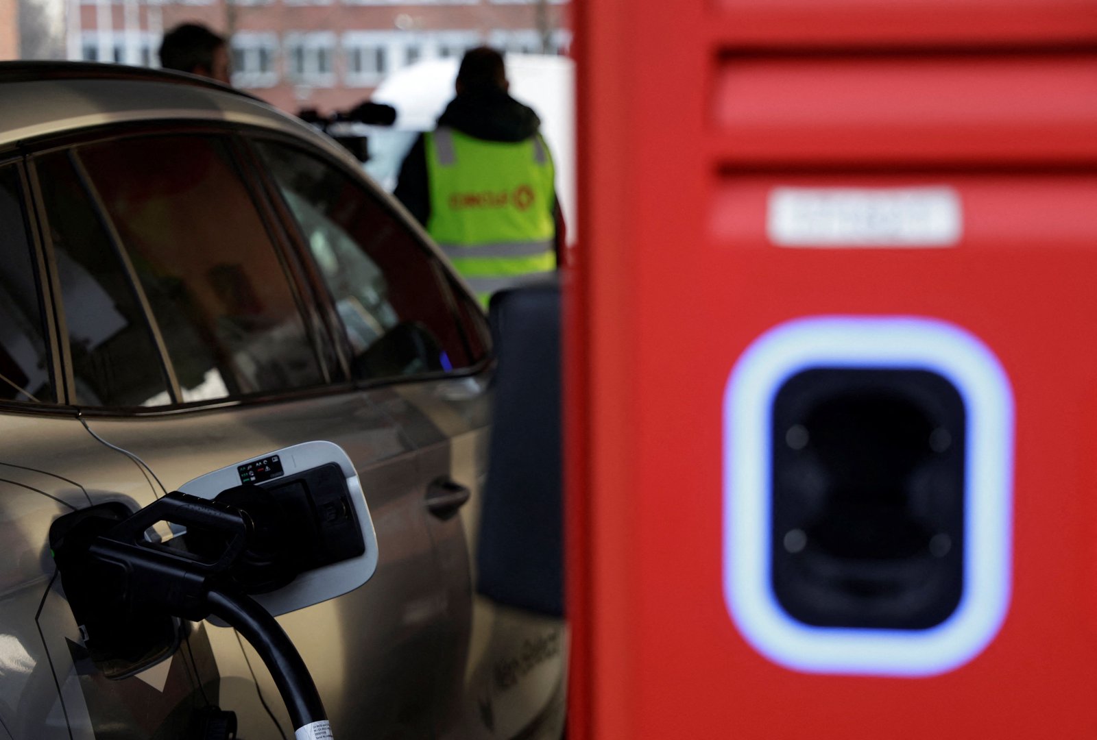 Norway leads global EV charge