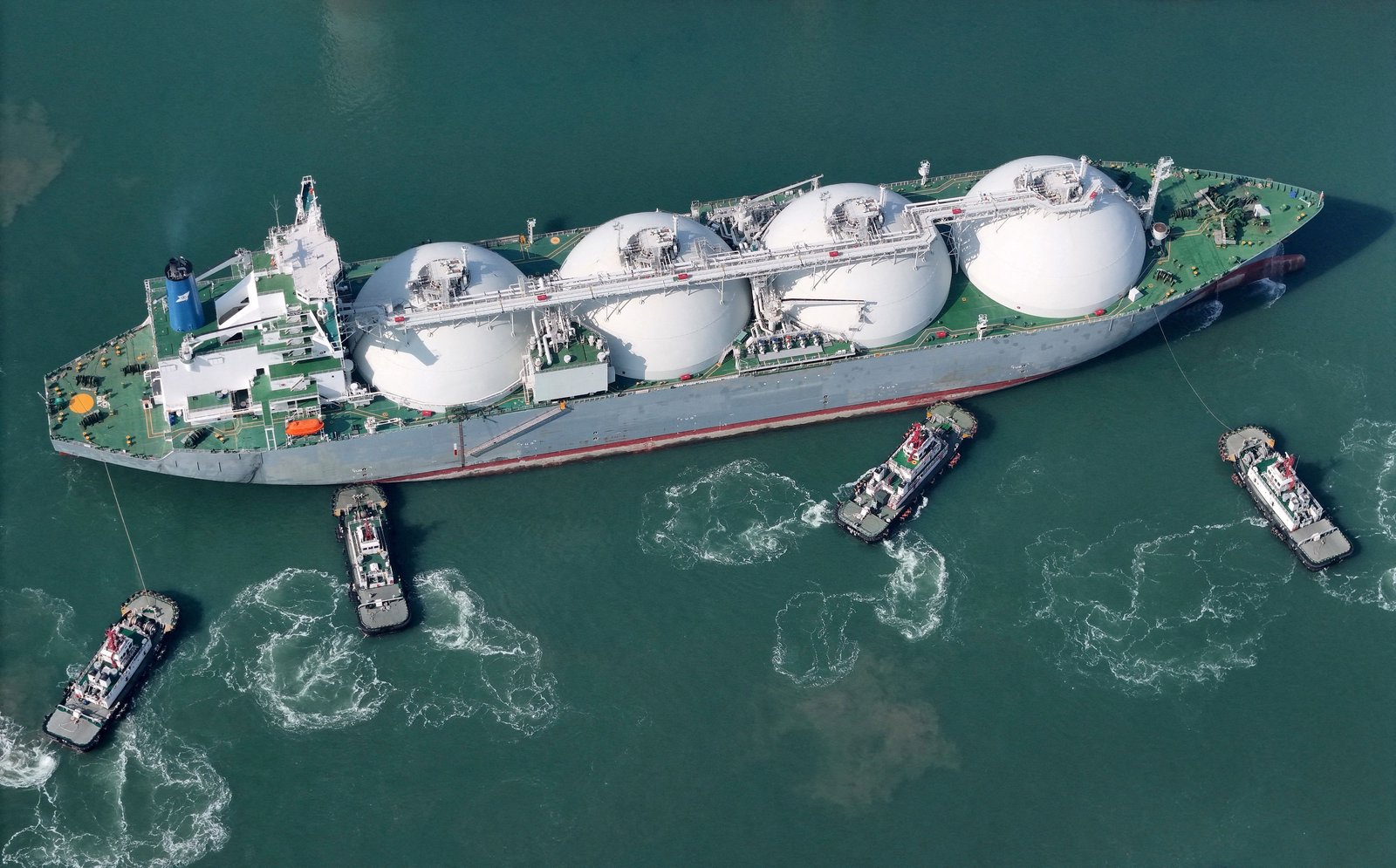 Qatar expands LNG fleet to support energy ambitions