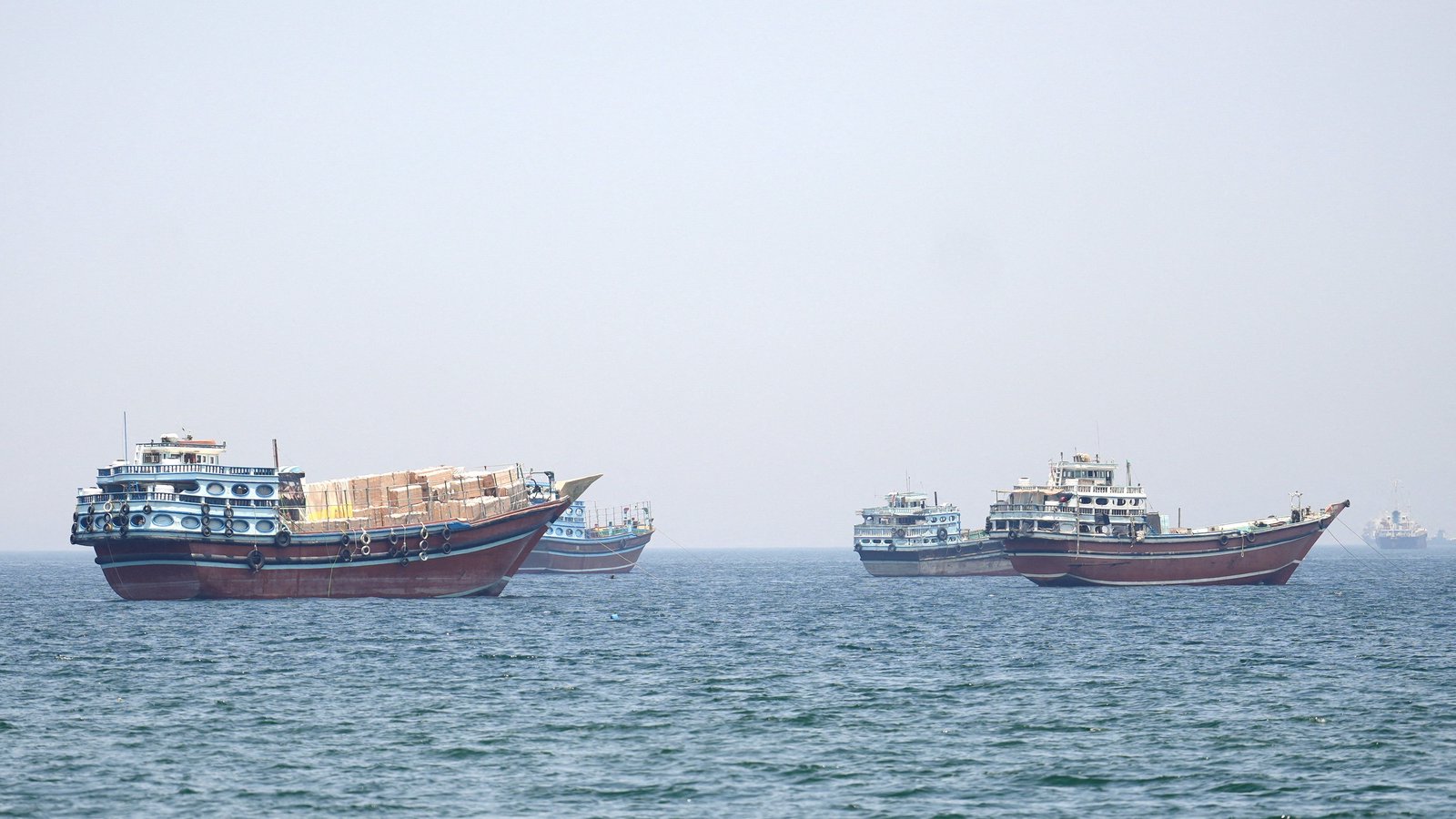 Trump warns of prolonged Hormuz standoff