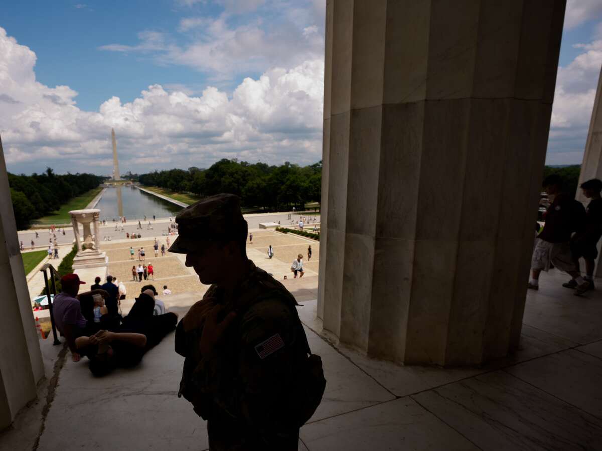 Judge Won’t Bar Olympian David Hearn From Reflecting Pool During Trial