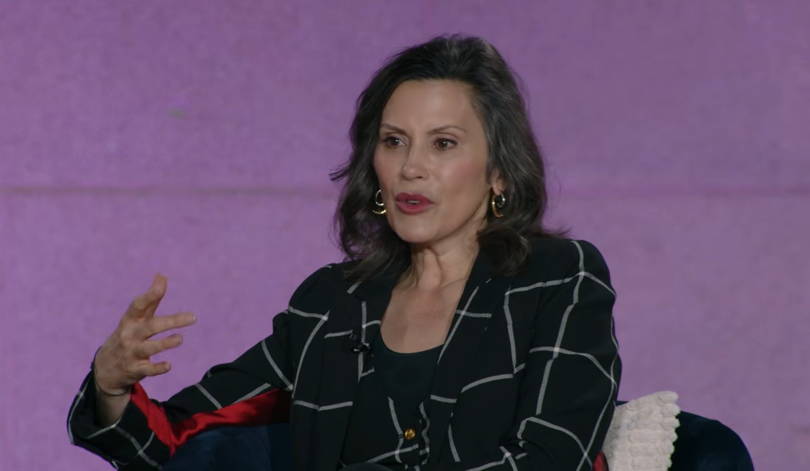 Whitmer stands by working with Trump