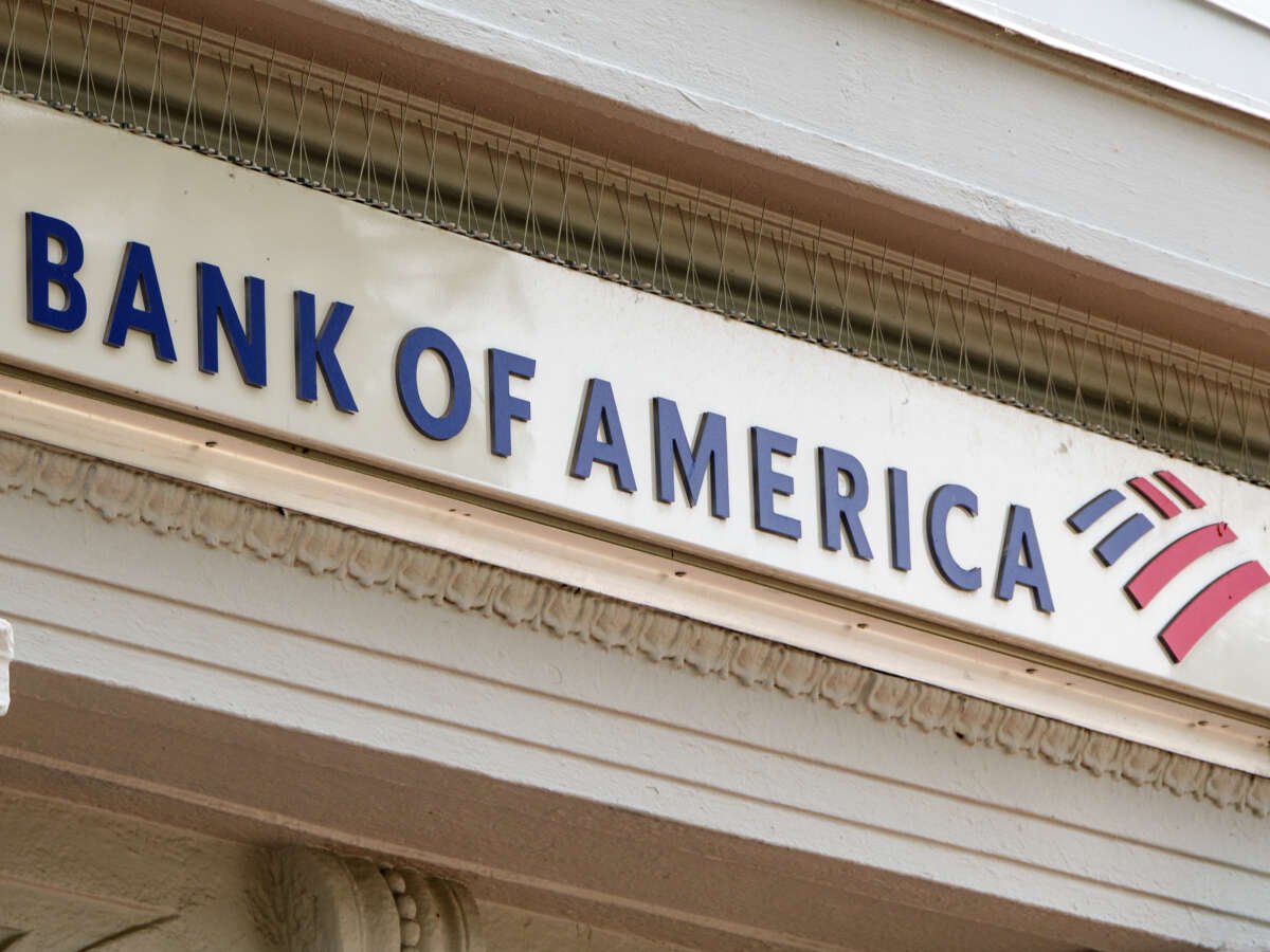 Big Banks Are Accelerating Their Investments in the Fossil Fuel Industry