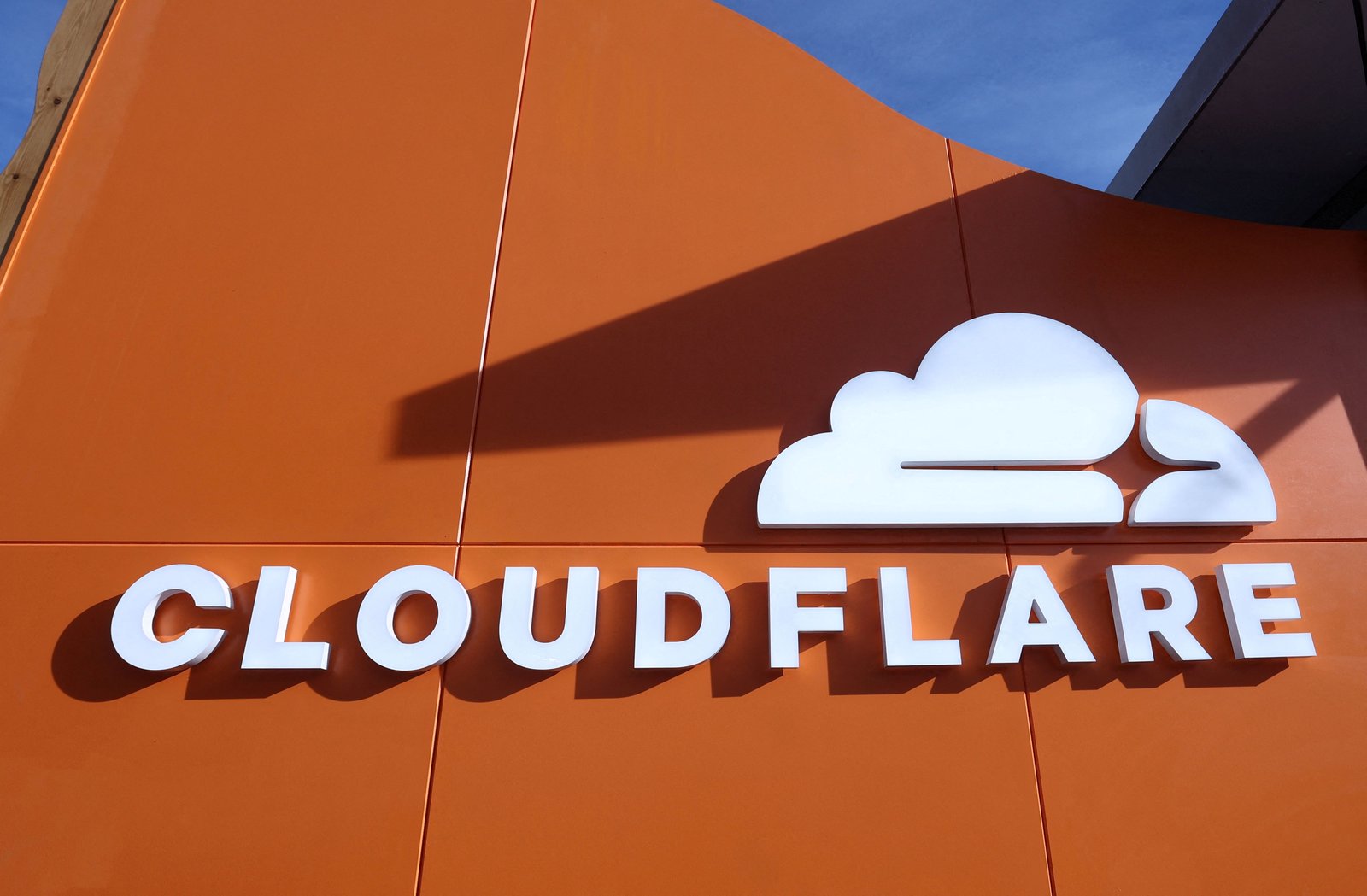 Cloudflare puts prices on AI scraping