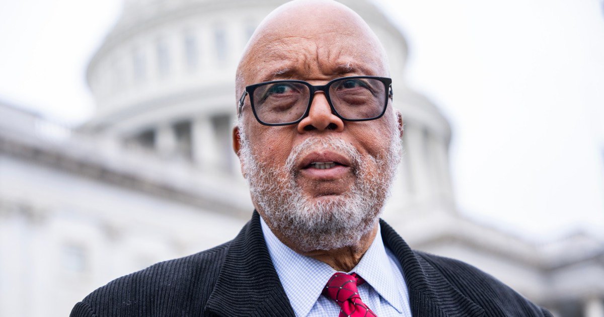 Top Homeland Security Democrat Demands Cancellation of Massive DHS Self-Deportation Contract