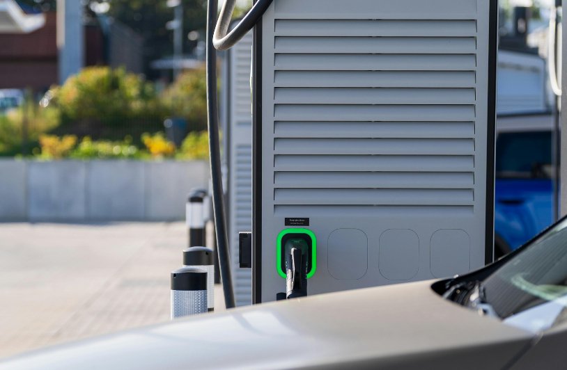 Commercial E‑Mobility Charging Depot Solutions for Fleet Electrification
