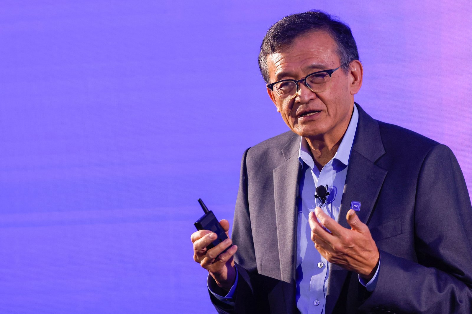 Intel in early talks to add AMD as foundry customer