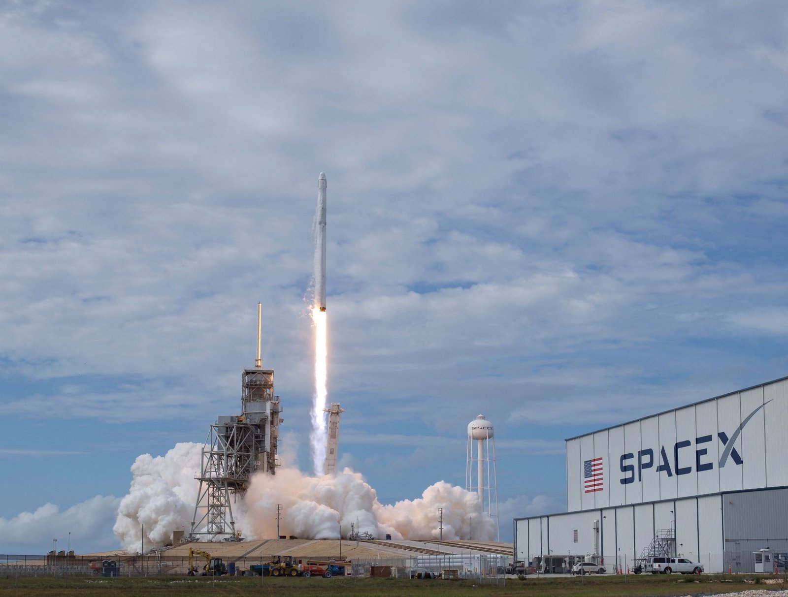 SpaceX wants to build more powerful rocket