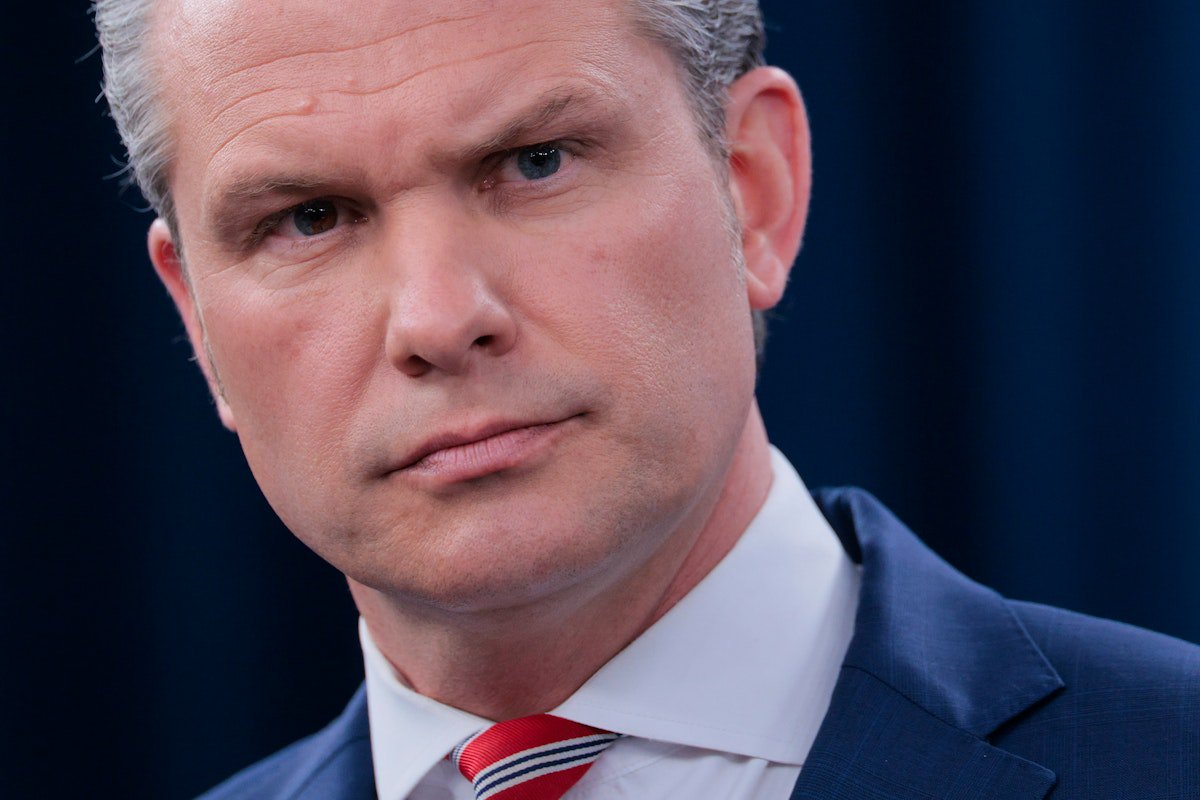 Hegseth Threatens Democratic Senator Who Exposed Major Iran War Issue