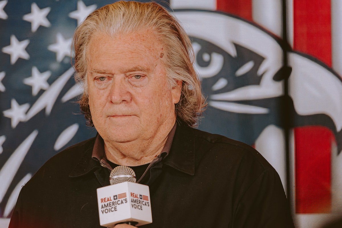 Steve Bannon and Co. Declare War on Minnesota After Pretti Shooting