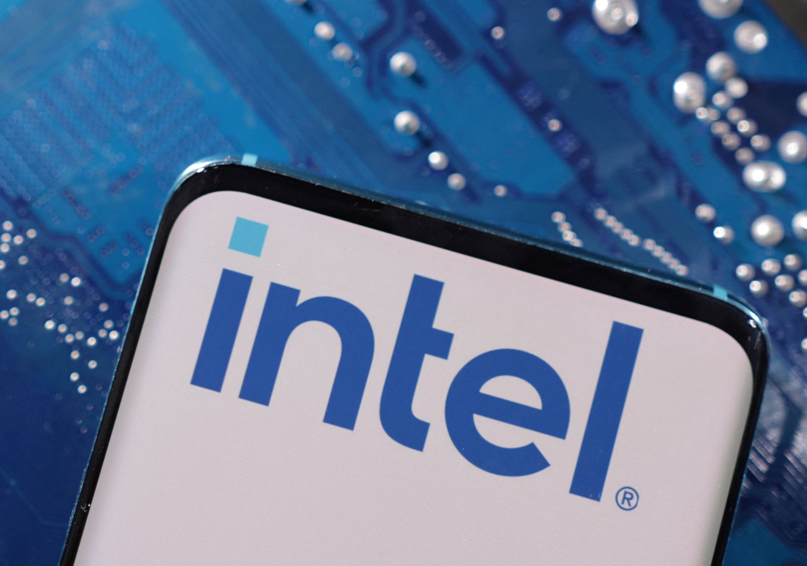 Intel seeks operating partners for Ohio chip fab