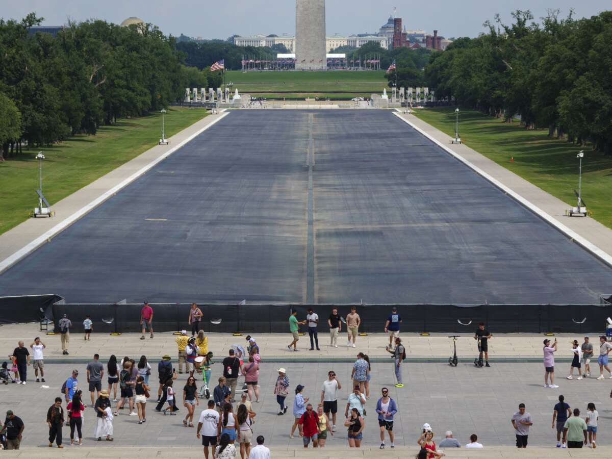 Dems Will Investigate Trump Admin’s Reflecting Pool “Vandalism” Charges