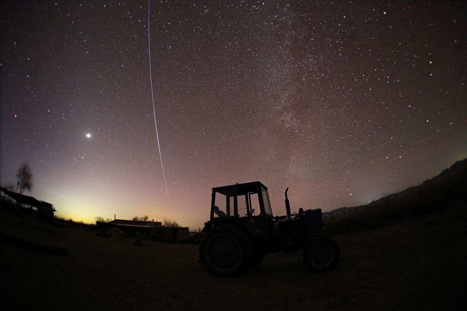 Chinese and Starlink satellites nearly collide in space