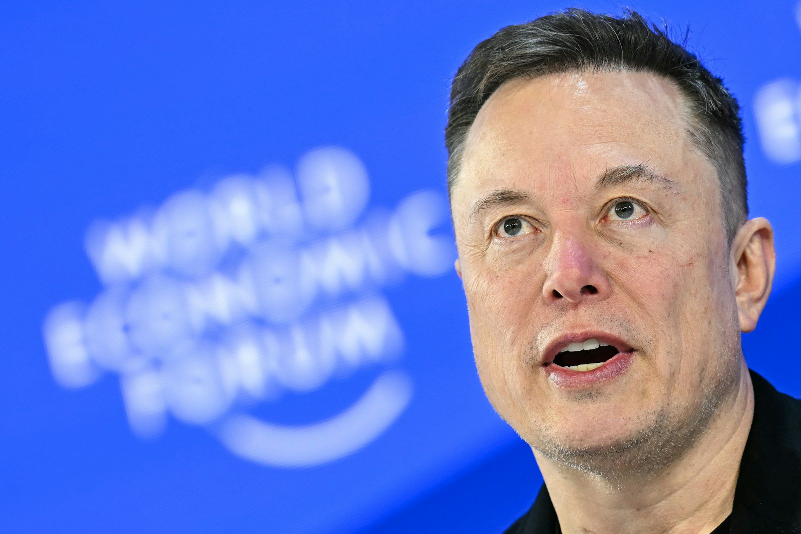 Elon Musk Runs to Trump’s Aid in Midterms After Scoring Huge Contract