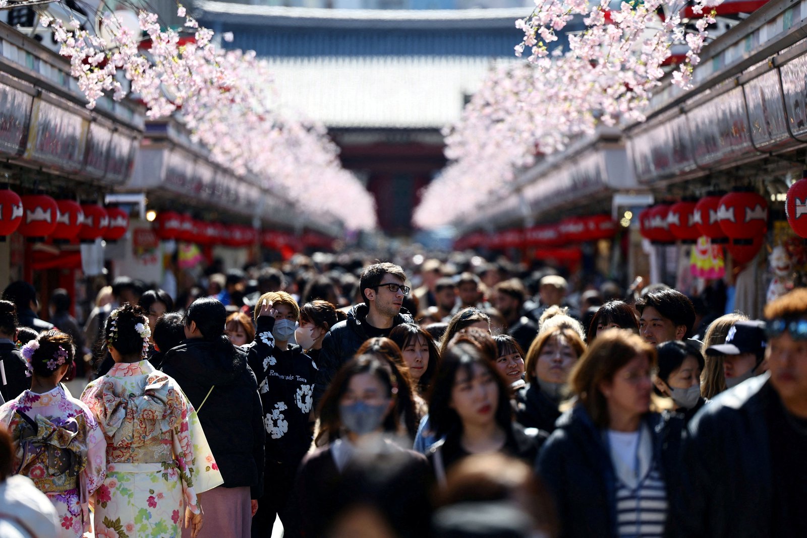 Chinese tourism to Japan plummets following Taiwan spat