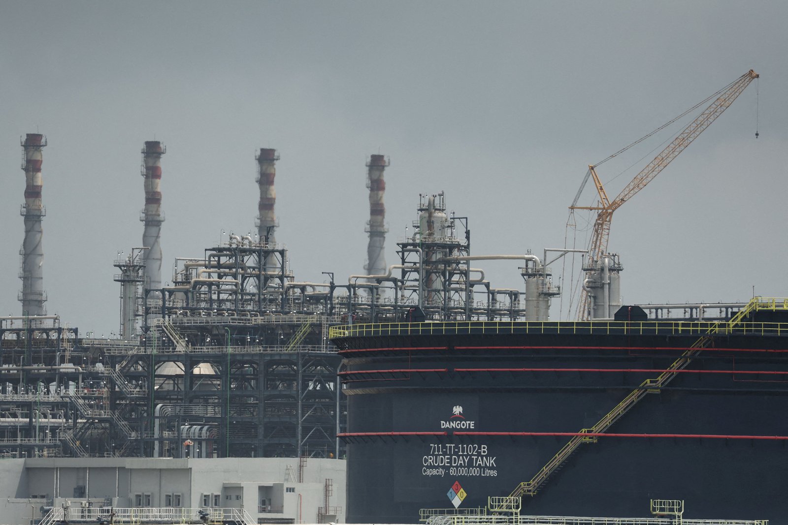 Dangote refinery eyes pricing products in dollars over naira