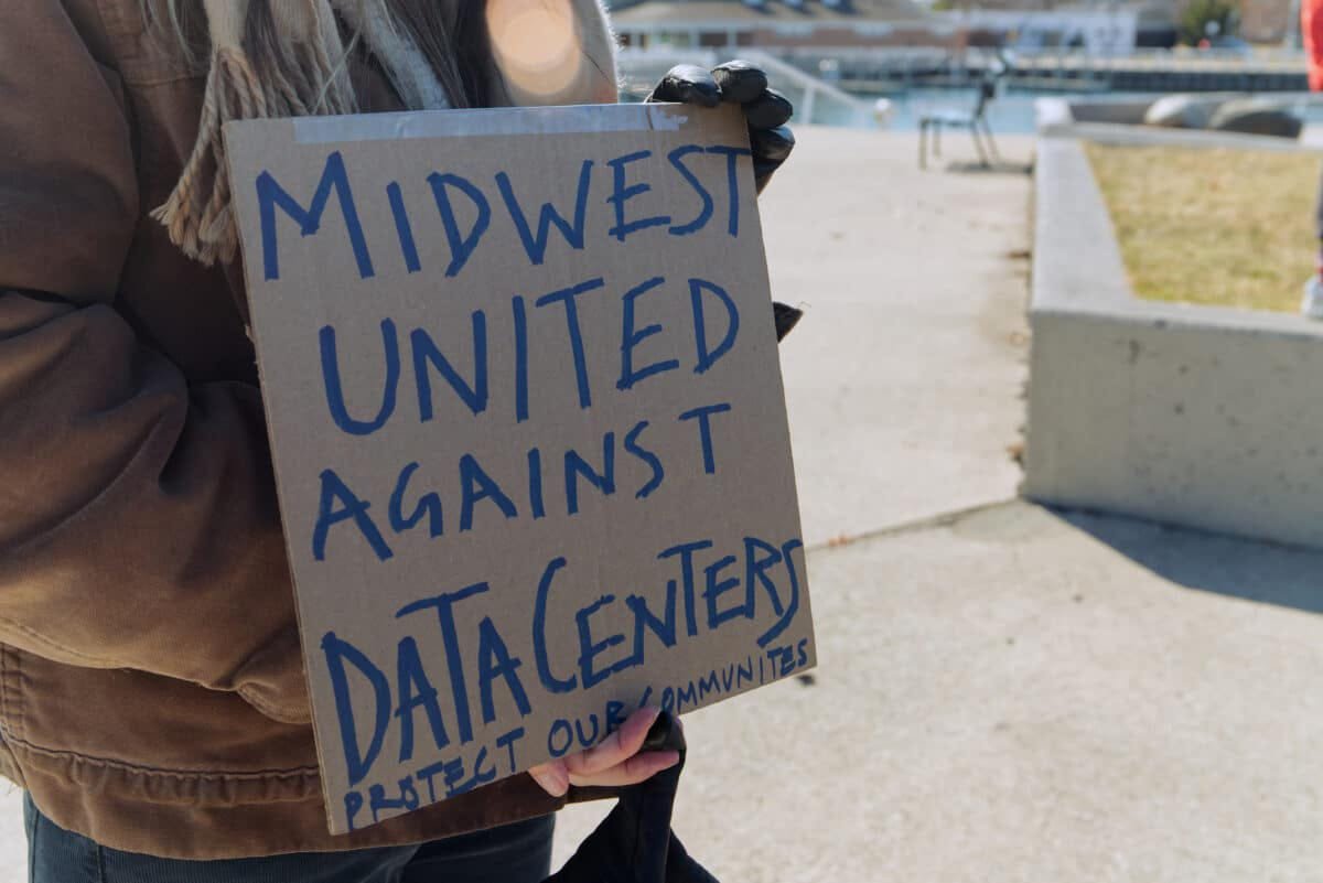 Data Centers Divide Democrats in Michigan Primary