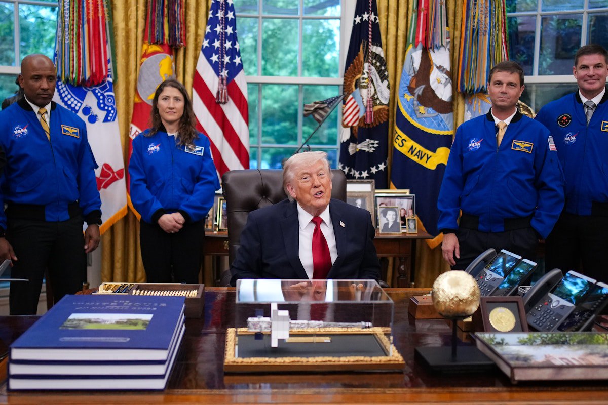 Trump Tries to Goad Artemis II Astronauts Into Bashing NATO With Him