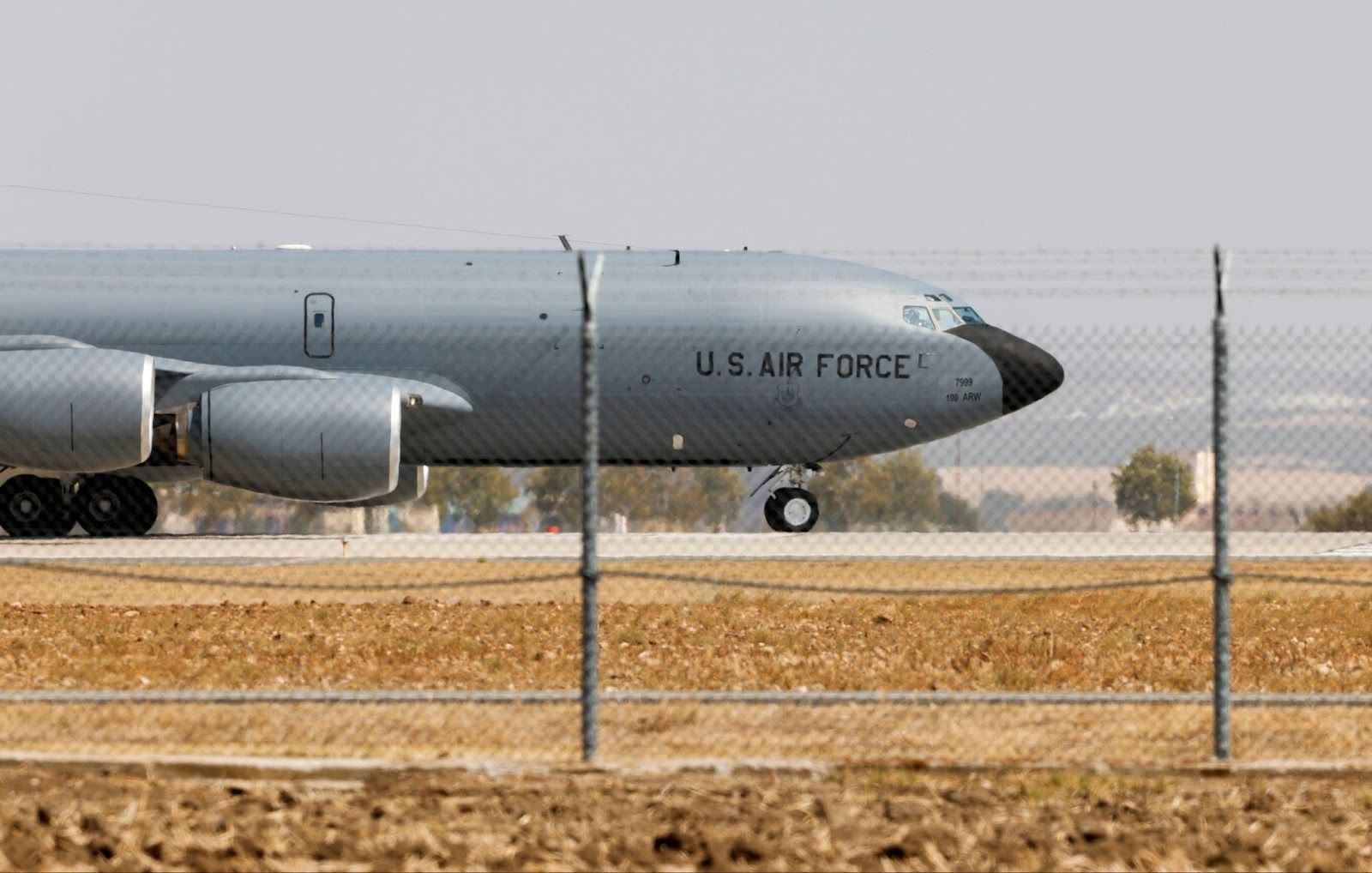 US tanker plane crashes in Iraq, killing four