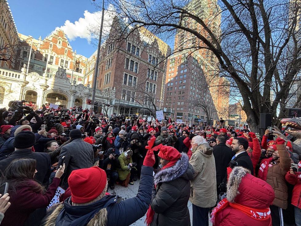 'Now Is Your Time of Need': Bernie Sanders, Mayor Mamdani Join Striking Nurses in NYC