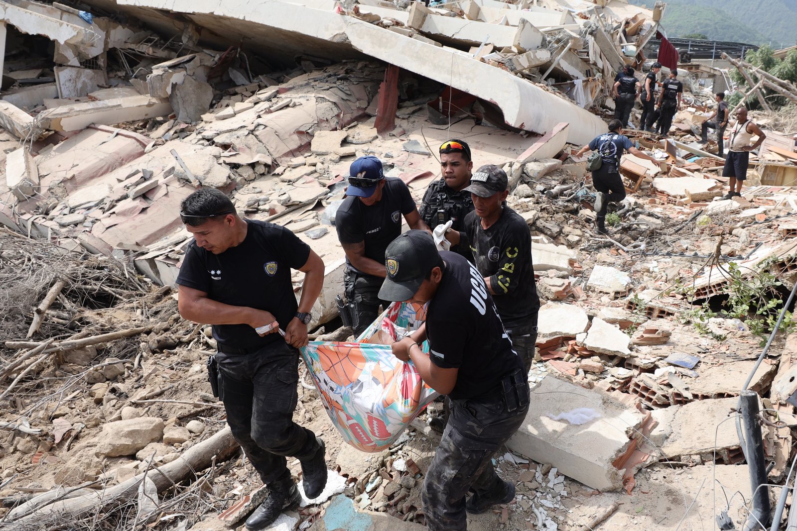 House to vote on foreign aid to Israel; SCOTUS allows Trump to strip Haitians and Syrians of status; Thousands still missing in Venezuela 