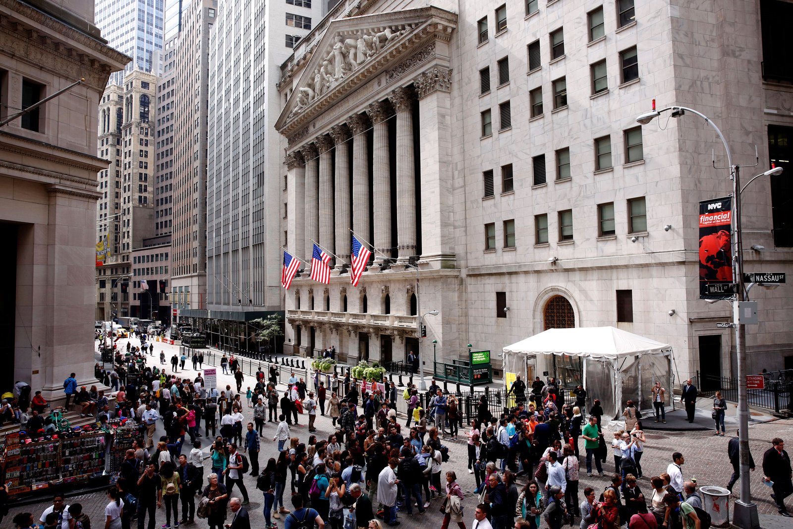 US banks smash profit records after trading frenzy