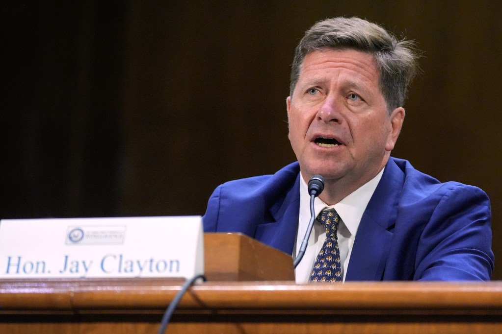 Clayton’s Trump Loyalty Becomes a Problem for Warrantless Spying
