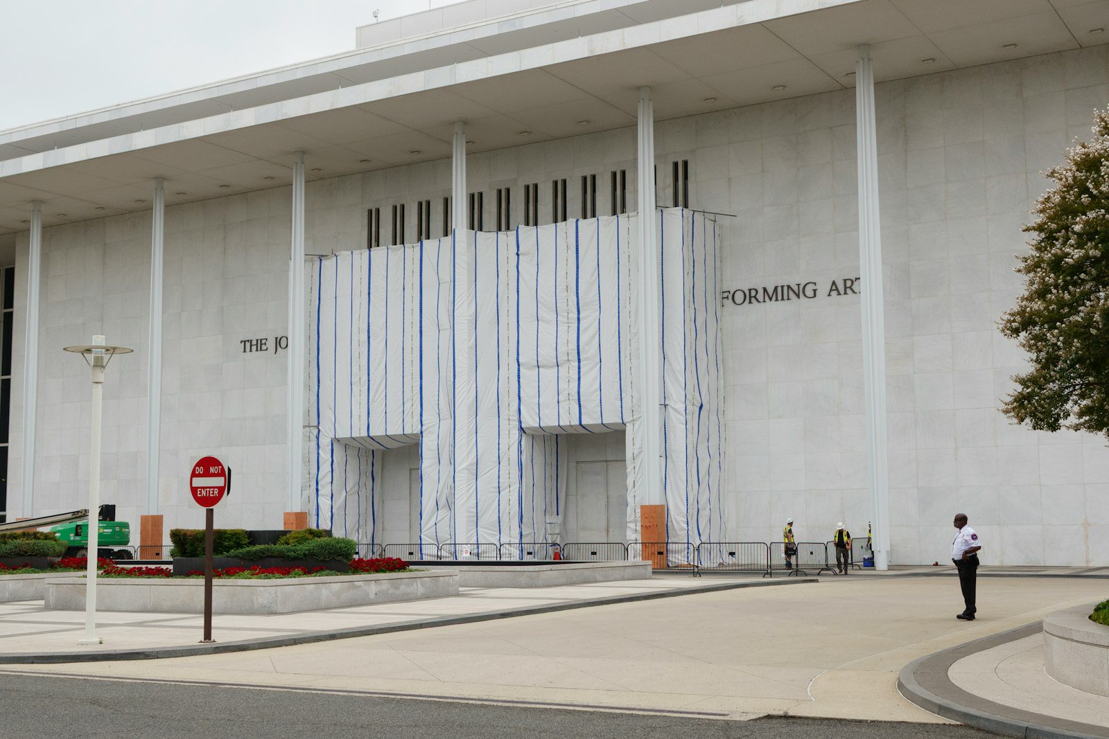 Trump Punishes Kennedy Center After Tour Guide Said He Ruined It