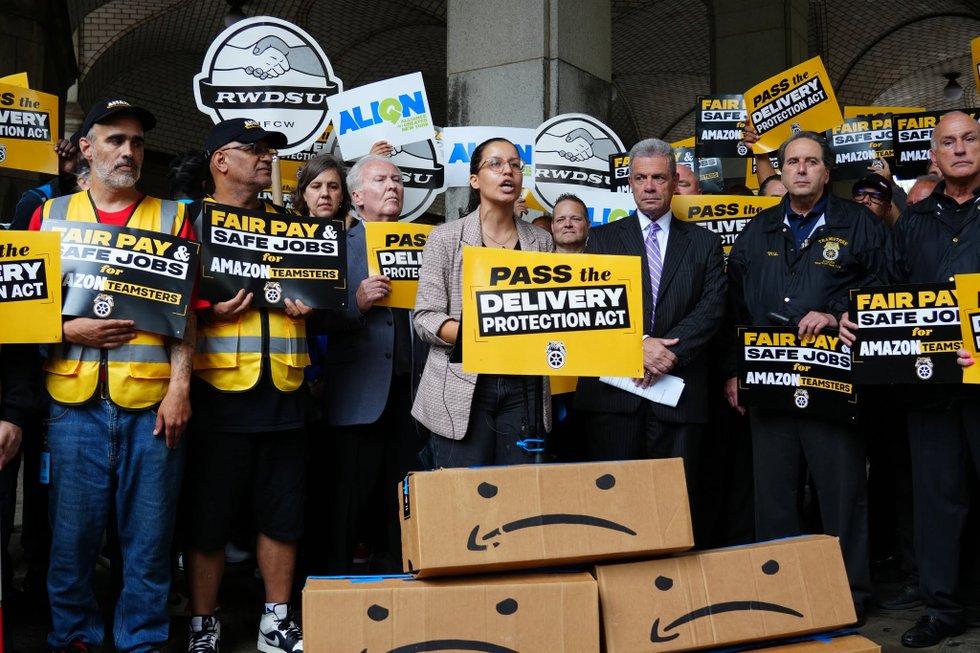 A Bill in New York City Would Increase Protections for Package Delivery Workers