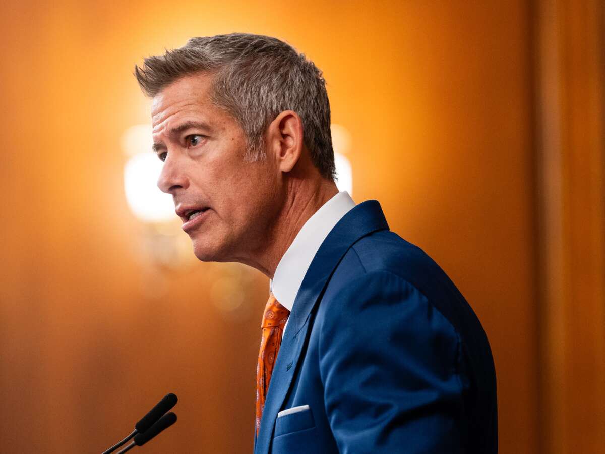 Transportation Sec Claims Gas Prices Will Drop Fast, Contradicting Fed Reports