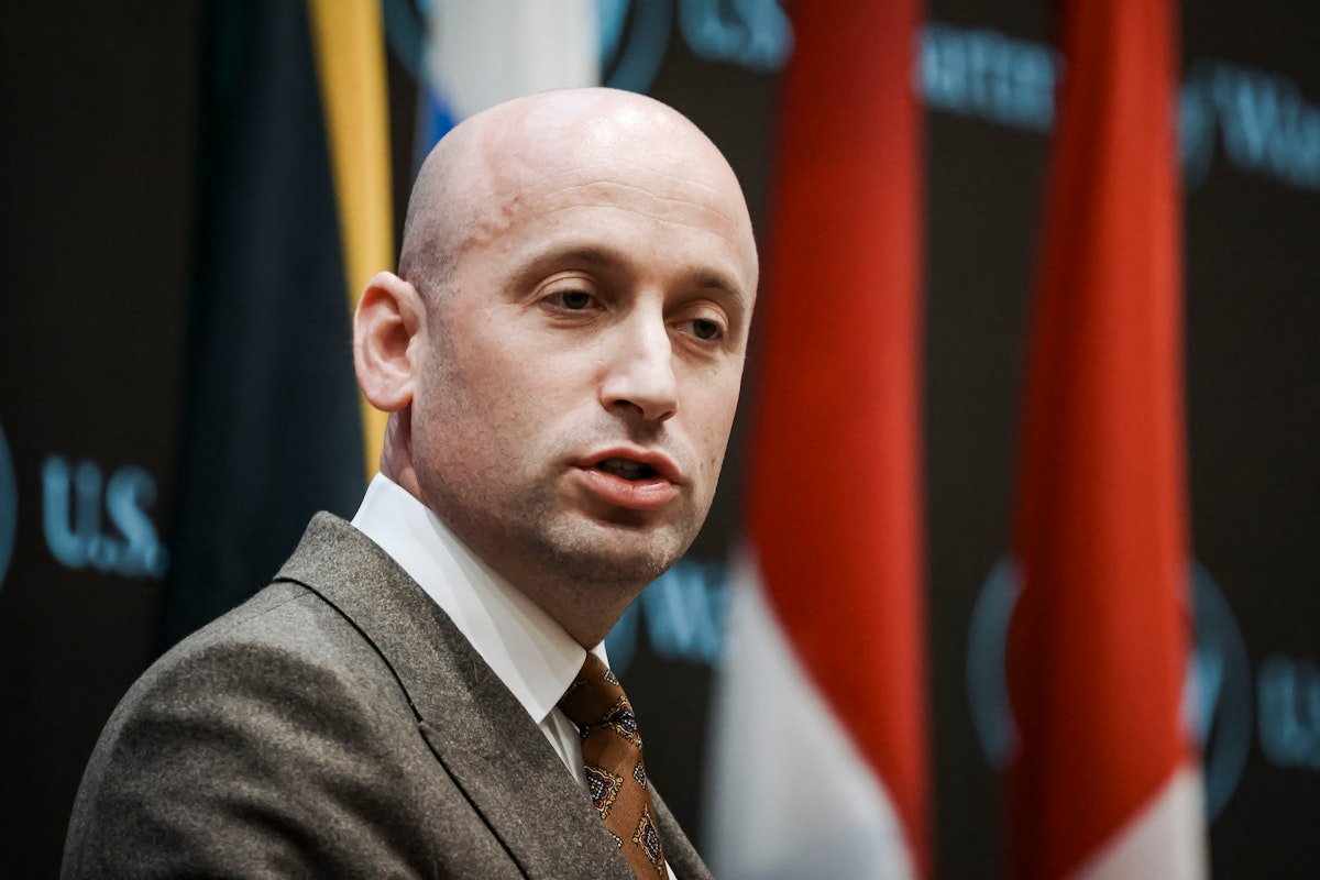 Trump Throws Stephen Miller Under Bus in Surprise Display of Panic
