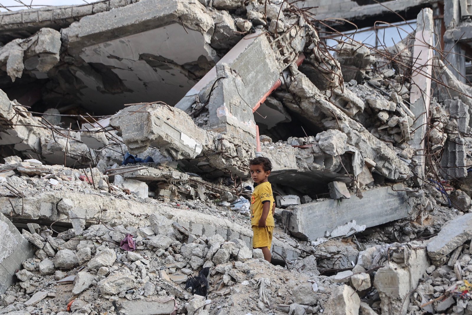 1,000 days of genocide in Gaza; Russian strikes kill 21 in Kyiv; 900 arrested in South African anti-migrant protests