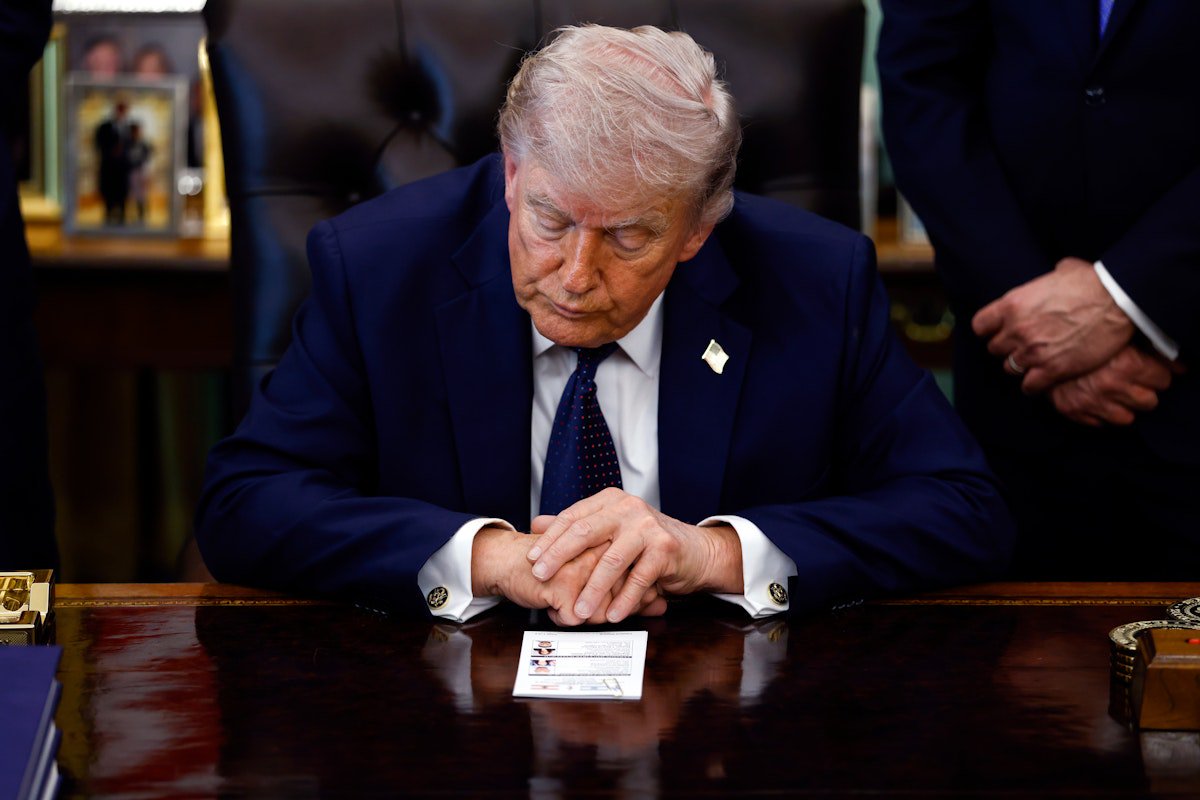 Visibly Declining Trump Demands Candidates Prove Mental Wellness